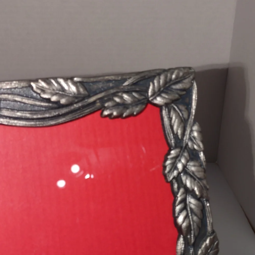 Silver tone frame - Picture 3 of 3